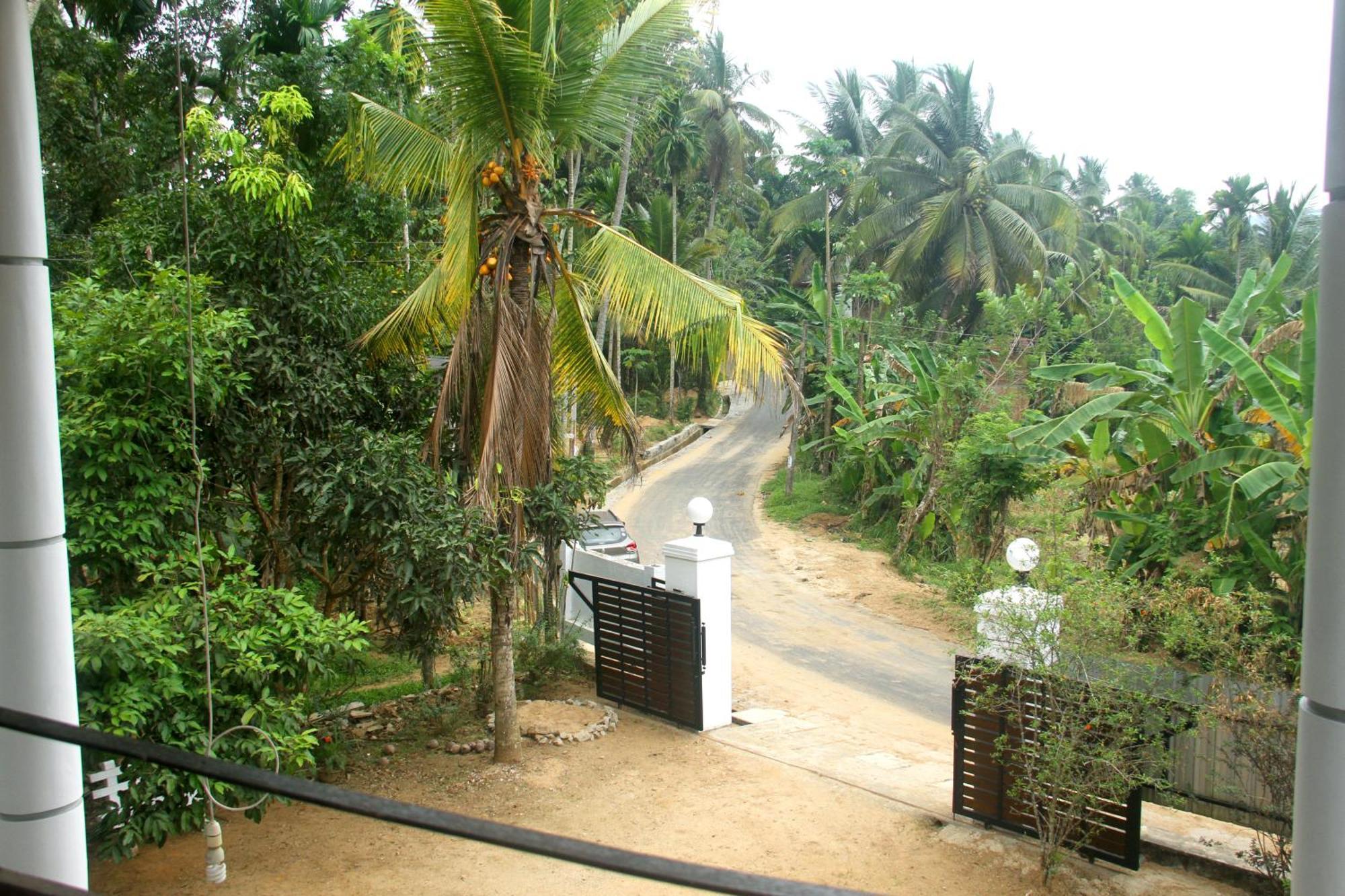 The Breeze Pinnawala Pinnawala  Buitenkant foto